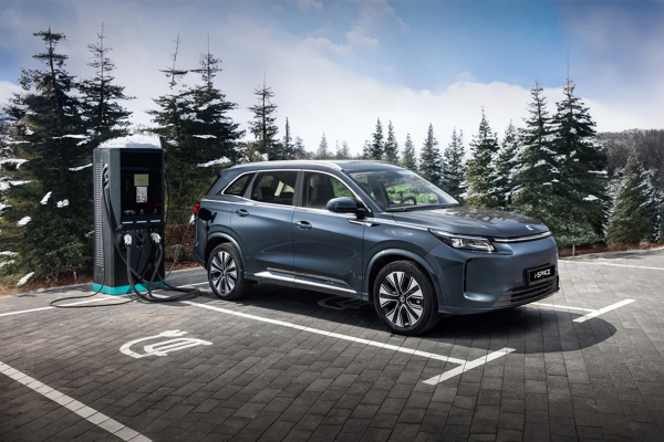 
            Geely EM-R и другие самые экономичные гибриды в России. Показатели и цены
        