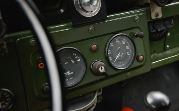 
            Land Rover Дэниела Крейга выставили на продажу за $18,5 тыс.
        