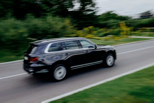 
            Русский ответ Rolls-Royce. Первый тест кроссовера Aurus Komendant
        