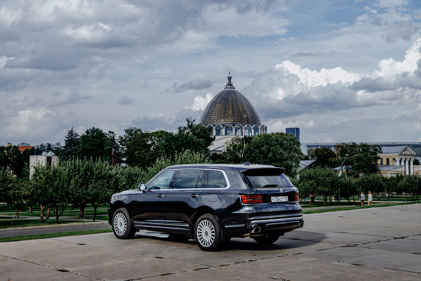 
            Русский ответ Rolls-Royce. Первый тест кроссовера Aurus Komendant
        