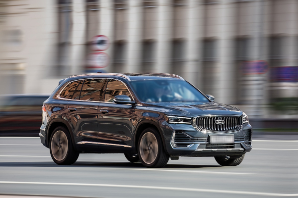 
            Миллион в год. Как быстро и насколько дешевеют Geely Monjaro c пробегом
        
