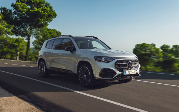 
            От брутального Jeland до особой Toyota. Какие новинки купить в сентябре
        