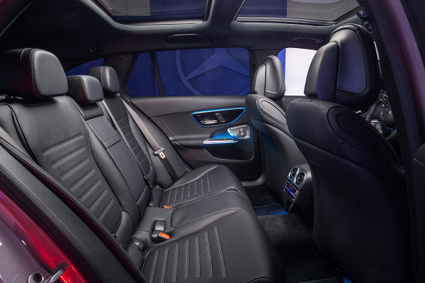 Сам ездит задом и дает советы. Что умеет новый Mercedes-Benz C-класса
Сам ездит задом и дает советы. Что умеет новый Mercedes-Benz C-класса