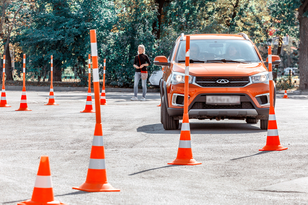 
            Автошколы подняли цены и стали отменять занятия из-за проблем с топливом
        