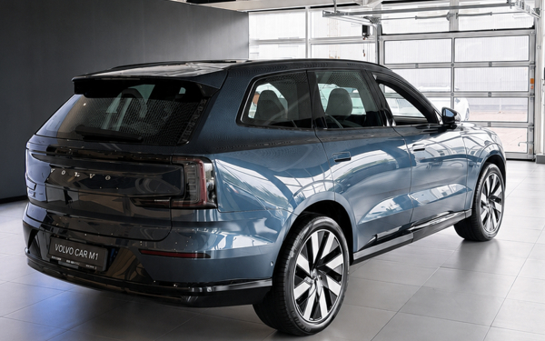В России привезли необычный кроссовер Volvo EX90. Цена от ₽13,9 млн
В России привезли необычный кроссовер Volvo EX90. Цена от ₽13,9 млн