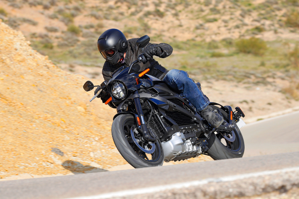 Электрическая лестница в будущее. Harley-Davidson LiveWire: начало конца эпохи ДВС на мотоциклах?
