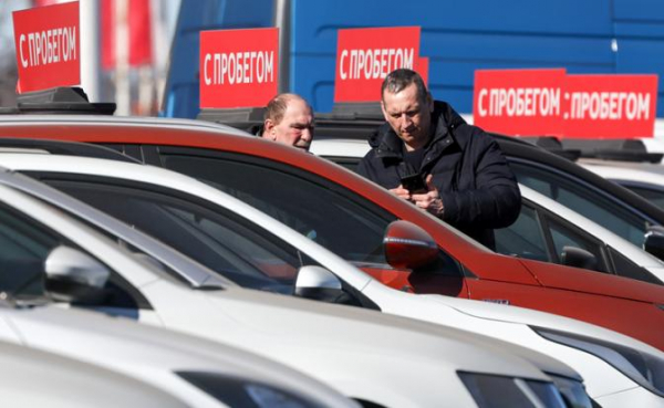 Автопарк Юрского периода. «Хайтек» продаём, берём «динозавров» Автопарк Юрского периода. «Хайтек» продаём, берём «динозавров»