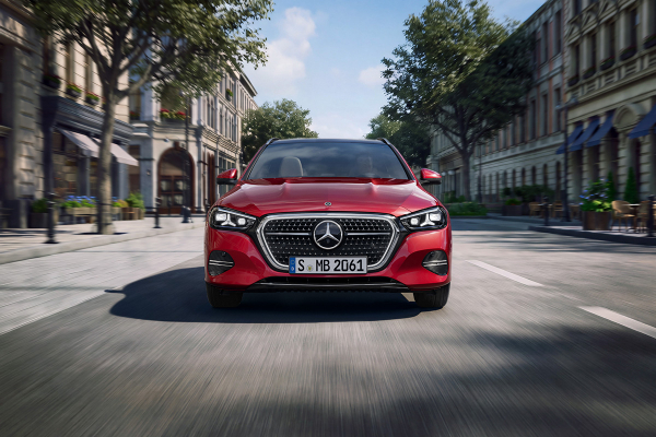 Сам ездит задом и дает советы. Что умеет новый Mercedes-Benz C-класса
Сам ездит задом и дает советы. Что умеет новый Mercedes-Benz C-класса