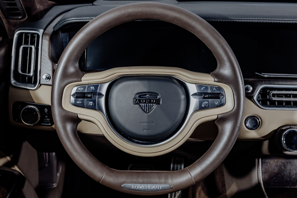 
            Русский ответ Rolls-Royce. Первый тест кроссовера Aurus Komendant
        