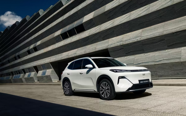 
            От брутального Jeland до особой Toyota. Какие новинки купить в сентябре
        