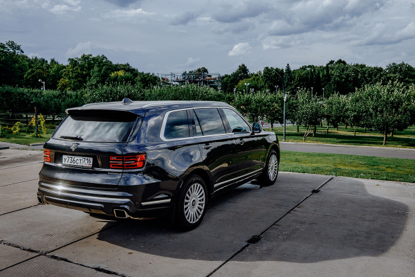 
            Русский ответ Rolls-Royce. Первый тест кроссовера Aurus Komendant
        