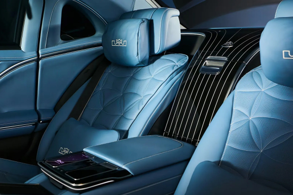 
            Maybach построил копию машины Леброна Джеймса. Ее выставят на аукцион
        