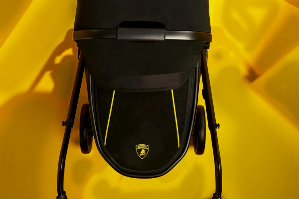 
            Lamborghini представила детскую коляску по цене подержанной Lada Granta
        