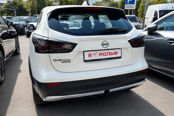 
            &laquo;Сметают ураганом&raquo;. Как дилеры продают новые Nissan Qashqai с гарантией
        