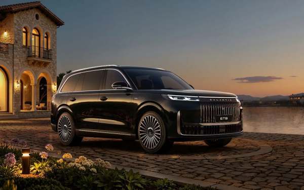 
            От брутального Jeland до особой Toyota. Какие новинки купить в сентябре
        
