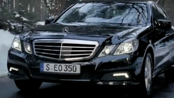 Сарказм Mercedes против троллинга BMW. Самые зрелищные авторекламы
Сарказм Mercedes против троллинга BMW. Самые зрелищные авторекламы