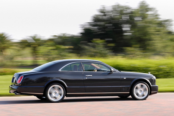 Правь, Британия: как в Bentley появилась модель Brooklands и чем она уникальна