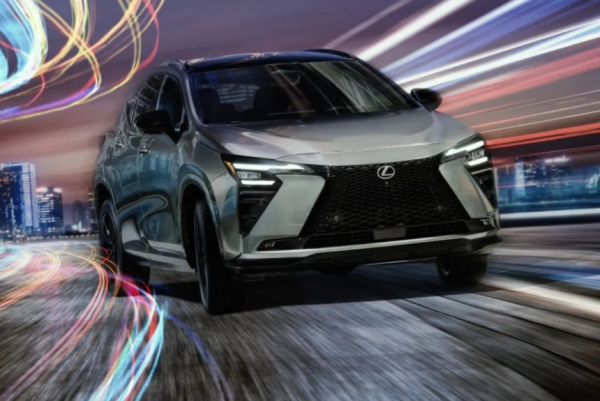 Кроссовер Lexus NX обновился снаружи и внутри