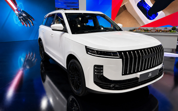 
            &laquo;Москвич&raquo;, Volga и другие &laquo;некитайцы&raquo;. Названы конкуренты Lada Azimut
        
