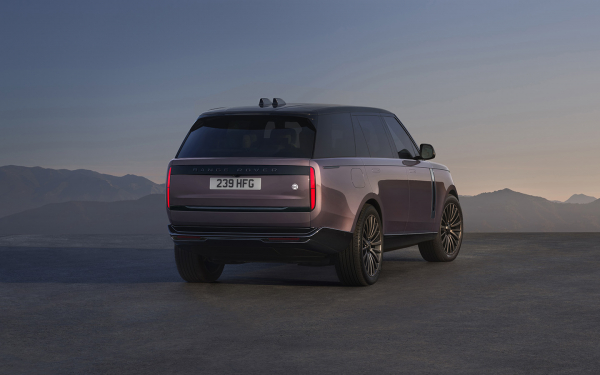 Range Rover превратили в 542-сильный электрокар с запасом хода до 600 км
Range Rover превратили в 542-сильный электрокар с запасом хода до 600 км