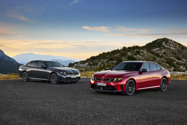 
            BMW показала 3 Series нового поколения с 437-сильным ДВС и режимом дрифта
        