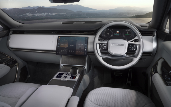 Range Rover превратили в 542-сильный электрокар с запасом хода до 600 км
Range Rover превратили в 542-сильный электрокар с запасом хода до 600 км