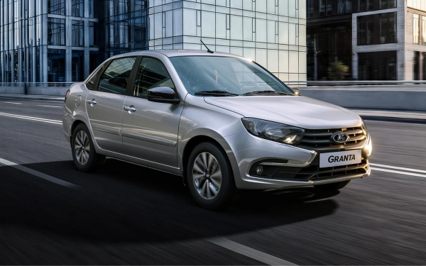 
            Продажи Lada выросли в августе. Названы самые популярные модели
        
