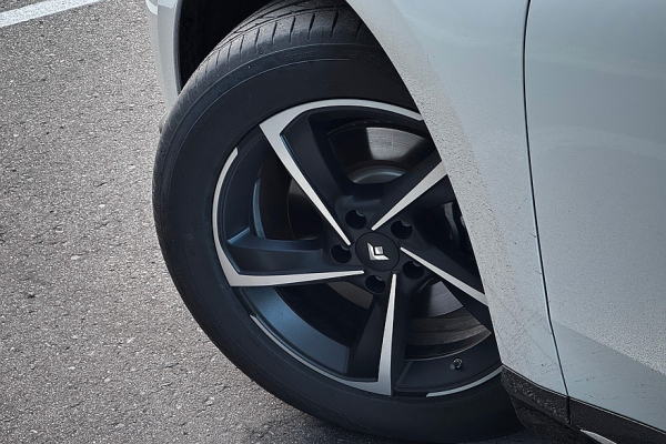 Китайская Tesla и одна большая ошибка: тест-драйв GAC Hyptec HT