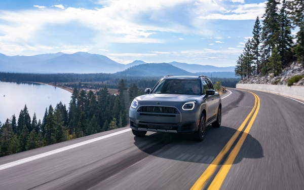 
            Mini представила &laquo;суровый&raquo; Countryman в новой версии для бездорожья
        