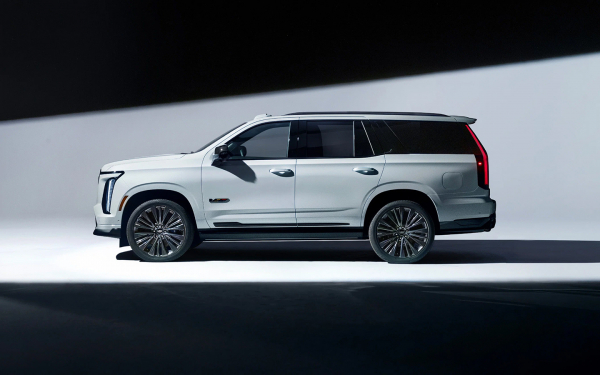 
            Cadillac выкатил самый дорогой Escalade в истории. Таких всего 252 машины
        