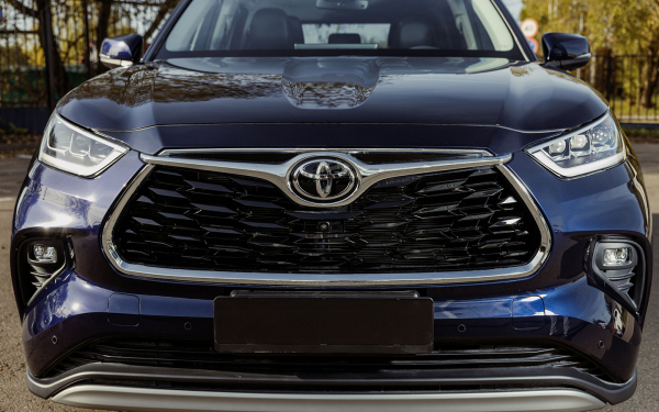 
            Последний настоящий. Тест-драйв Toyota Highlander четвертого поколения
        