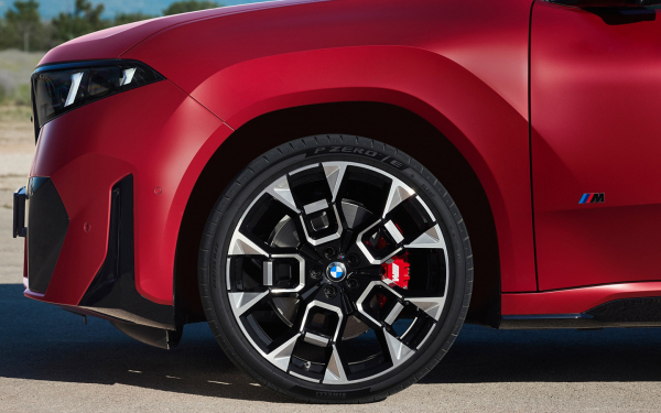 
            Представлен новый BMW iX4 в стиле Neue Klasse. У него 612 сил
        