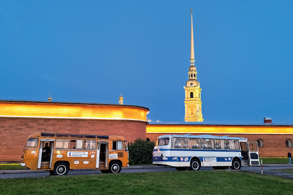 Петроколобок: ночная смена на ретроавтобусе  ПАЗ-672