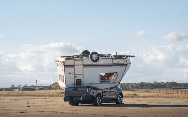 На новый Toyota Hilux сбросили автодом с девятиметровой высоты
На новый Toyota Hilux сбросили автодом с девятиметровой высоты