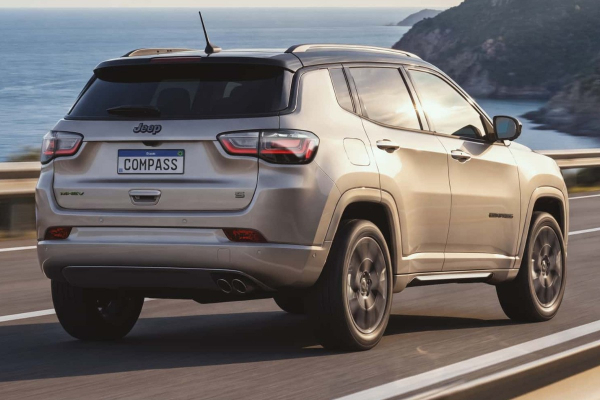 Jeep Compass предыдущего поколения остается в строю: модернизация в Бразилии