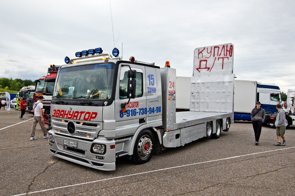 Пионерлагерь для лигра: репортаж с фестиваля TruckDay
