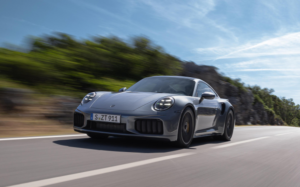 
            Porsche сообщила о падении продаж автомобилей по всему миру
        