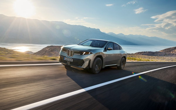 
            Представлен новый BMW iX4 в стиле Neue Klasse. У него 612 сил
        