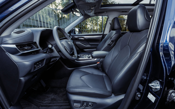 
            Последний настоящий. Тест-драйв Toyota Highlander четвертого поколения
        