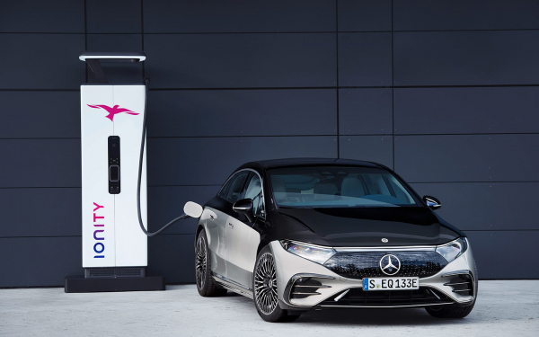 Mercedes снизил прогноз прибыли на 2026 год из-за падения продаж в Китае
Mercedes снизил прогноз прибыли на 2026 год из-за падения продаж в Китае