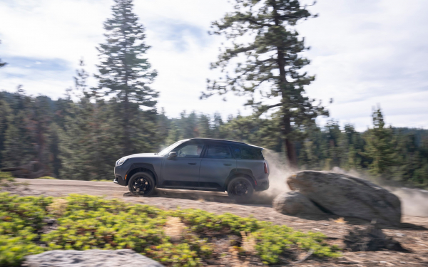 
            Mini представила &laquo;суровый&raquo; Countryman в новой версии для бездорожья
        