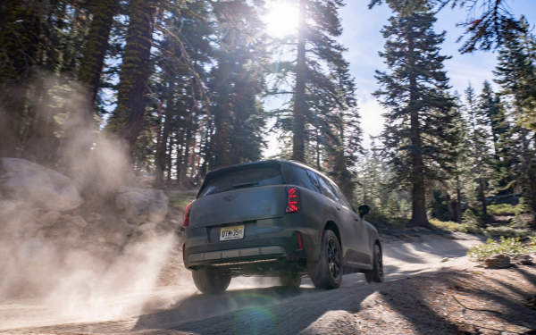 
            Mini представила &laquo;суровый&raquo; Countryman в новой версии для бездорожья
        
