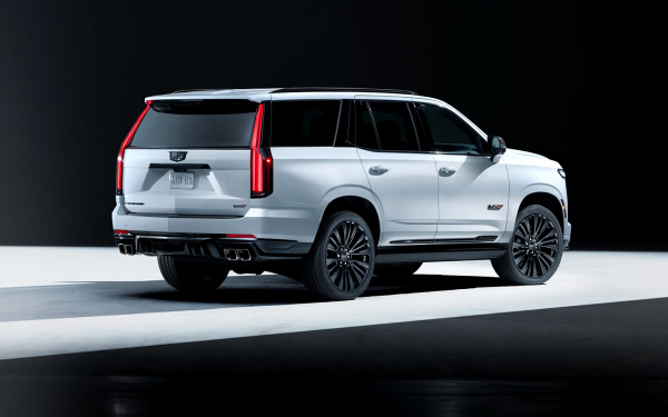 
            Cadillac выкатил самый дорогой Escalade в истории. Таких всего 252 машины
        