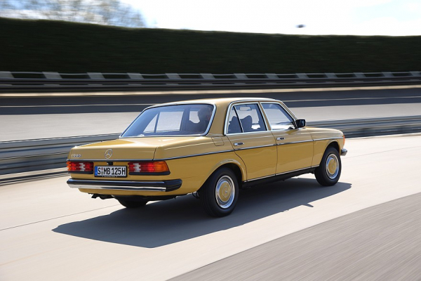 Мир без маркетологов: как создали Mercedes-Benz W123 и почему из-за него бастовали таксисты