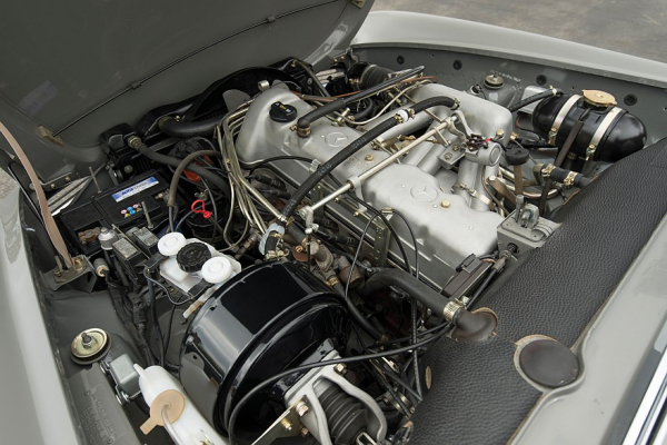 От Леннона до Траволты: как появился Mercedes-Benz SL W113 и почему он стал культовым