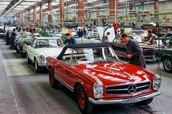 От Леннона до Траволты: как появился Mercedes-Benz SL W113 и почему он стал культовым